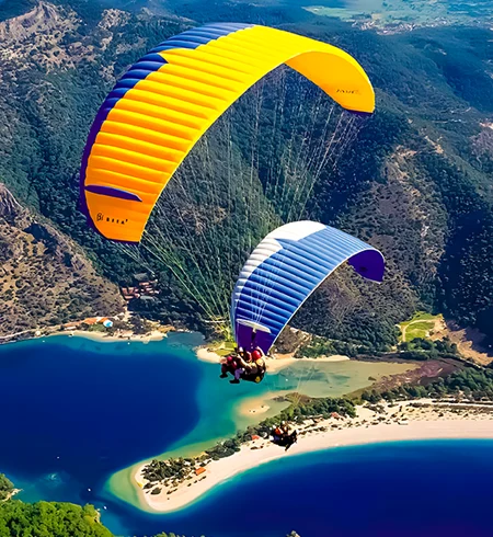 Paragliding over Ölüdeniz lagoon in Fethiye
