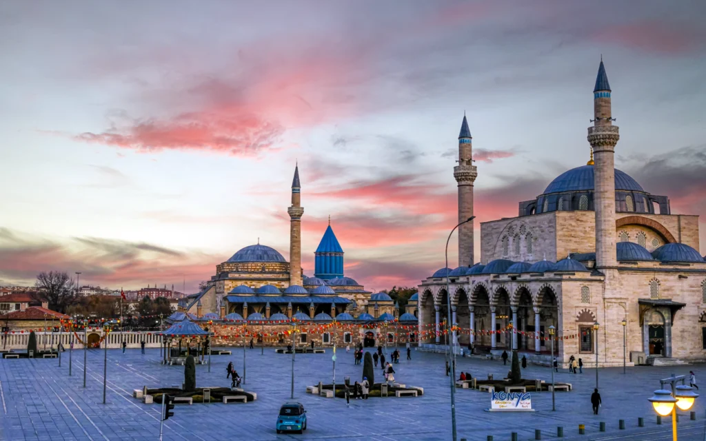 Konya Mevlana Turbesi