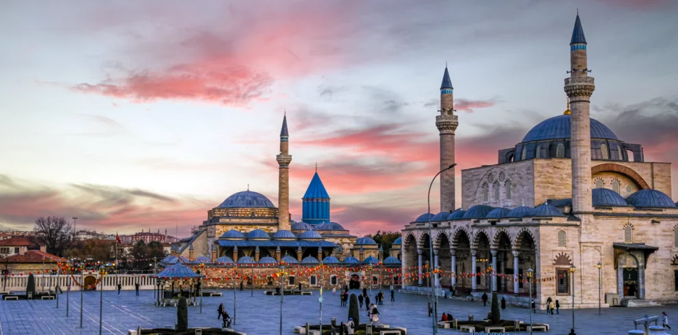 Konya Mevlana Turbesi