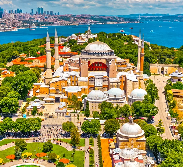 Istanbul Old City view with Hagia Sophia at dusk – Passionis Travel