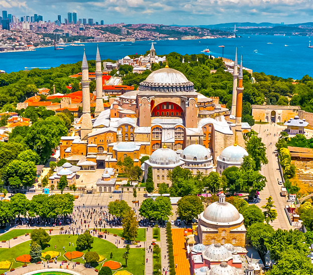 Istanbul Old City view with Hagia Sophia at dusk – Passionis Travel