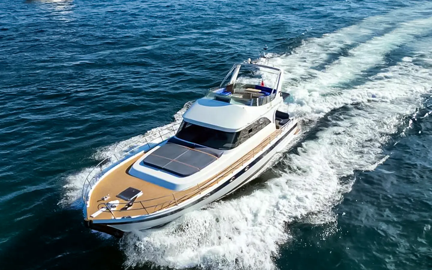 yacht tour Boat 32